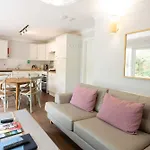 Kosel Cottage